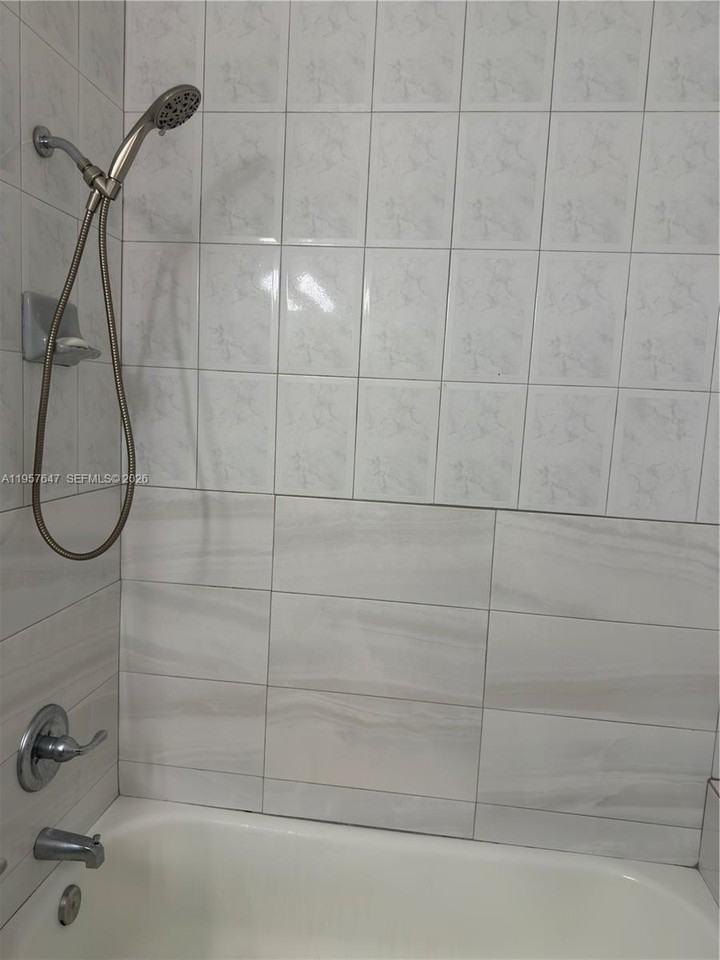 8856 Nw 140th Ln #1 - Photo 4 of 7