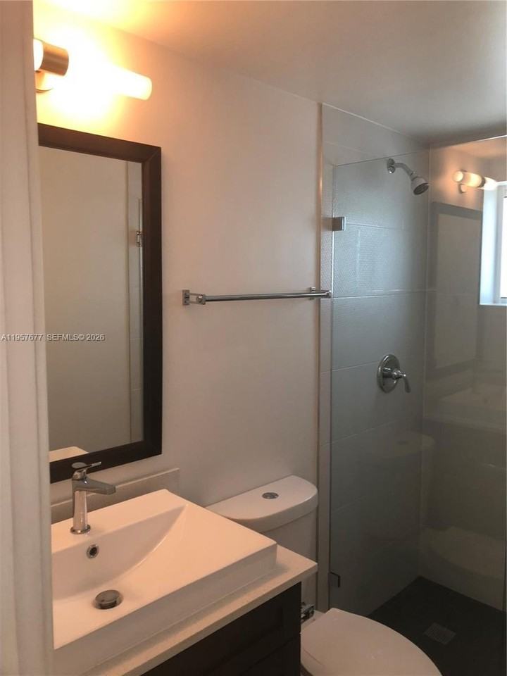 10001 W Bay Harbor Dr #206 - Photo 6 of 17