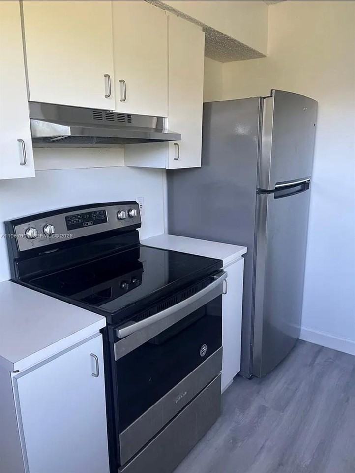 975 N Franklin Ave #975E