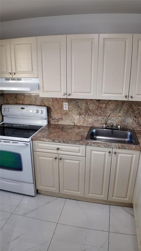 10820 Sw 200th Dr #420 - Photo 3 of 17