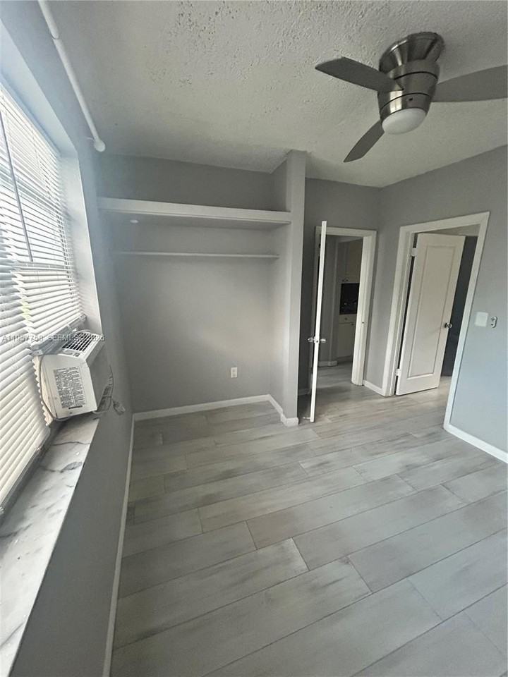 1720 Nw 1st Pl #9 - Photo 3 of 9