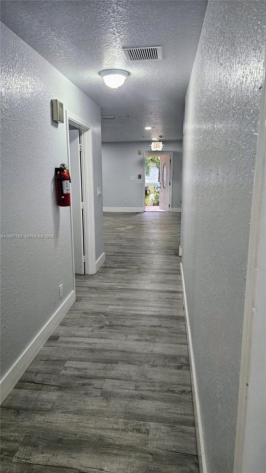 2953 Nw 10th Ct #MAIN - Photo 6 of 15