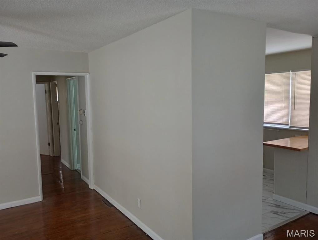 9725 Medford Dr - Photo 5 of 8