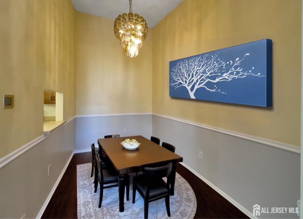 479 Danbury Ln - Photo 3 of 14