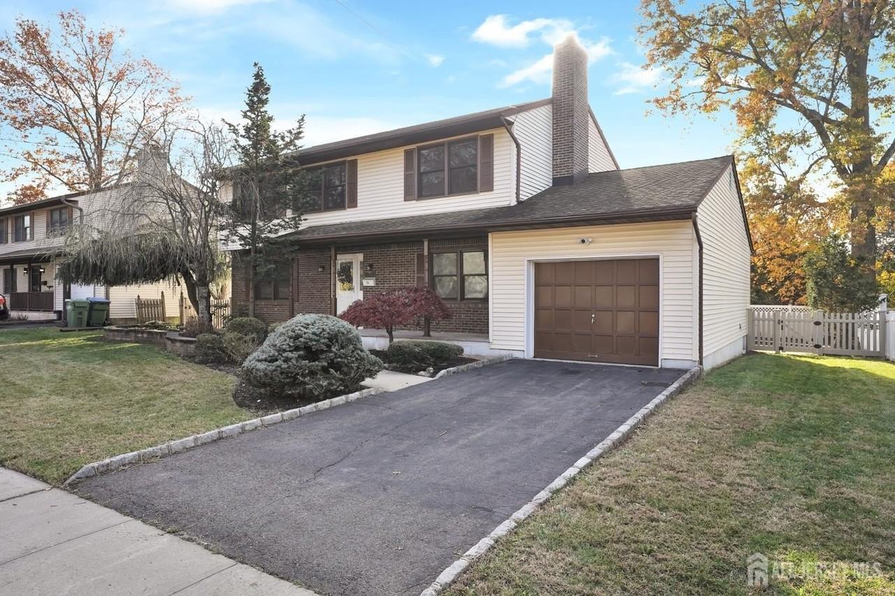 11 Lenox St - Photo 4 of 33