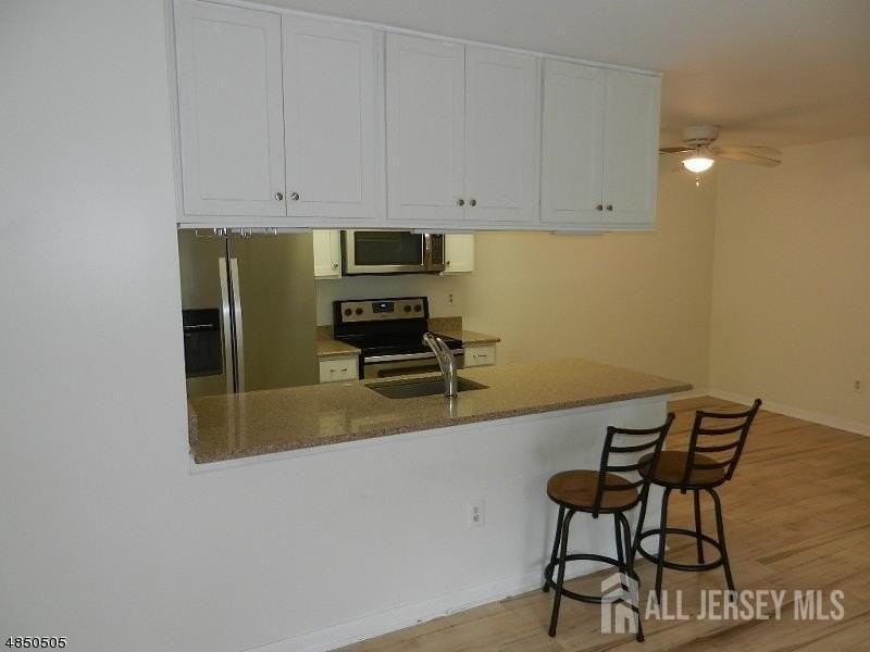 54 Norwich Pl - Photo 3 of 16