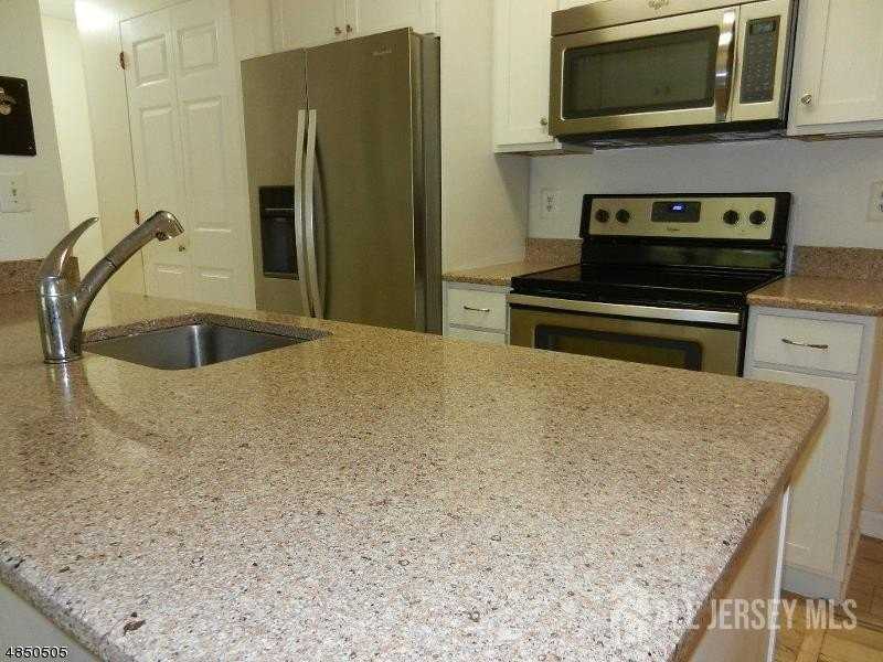 54 Norwich Pl - Photo 7 of 16