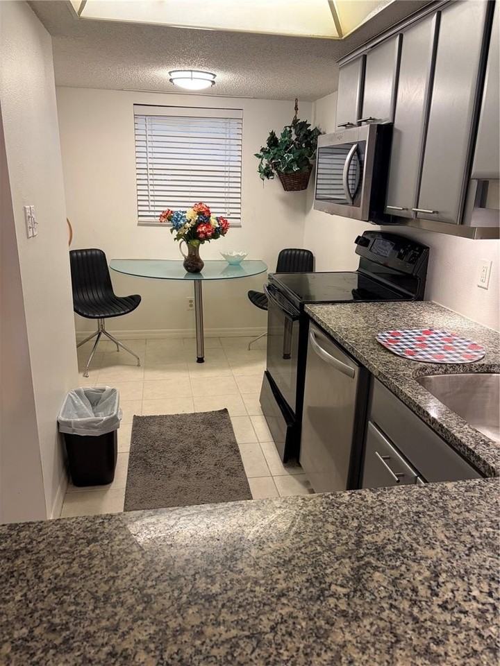 3700 S Osprey Ave #219 - Photo 5 of 10