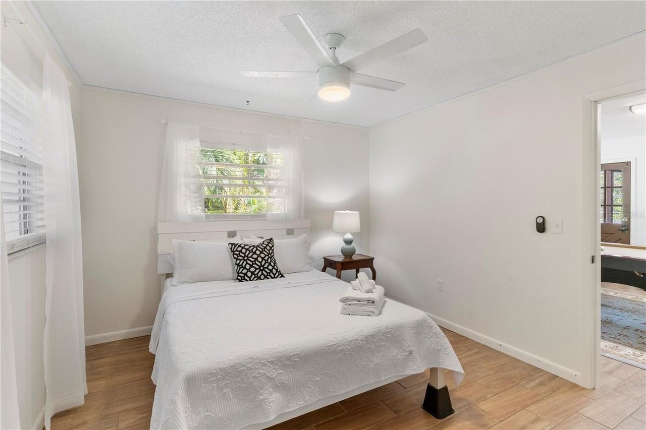 804 Pennsylvania Way - Photo 3 of 26