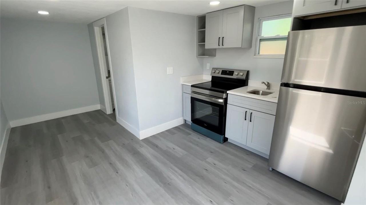 2105 N Allendale Ave #A - Photo 2 of 12