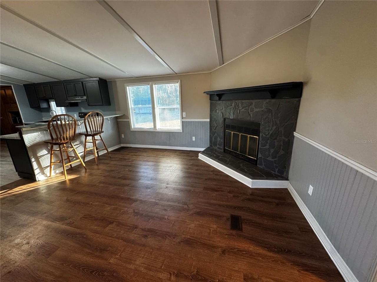 2484 Gator Ln - Photo 4 of 19