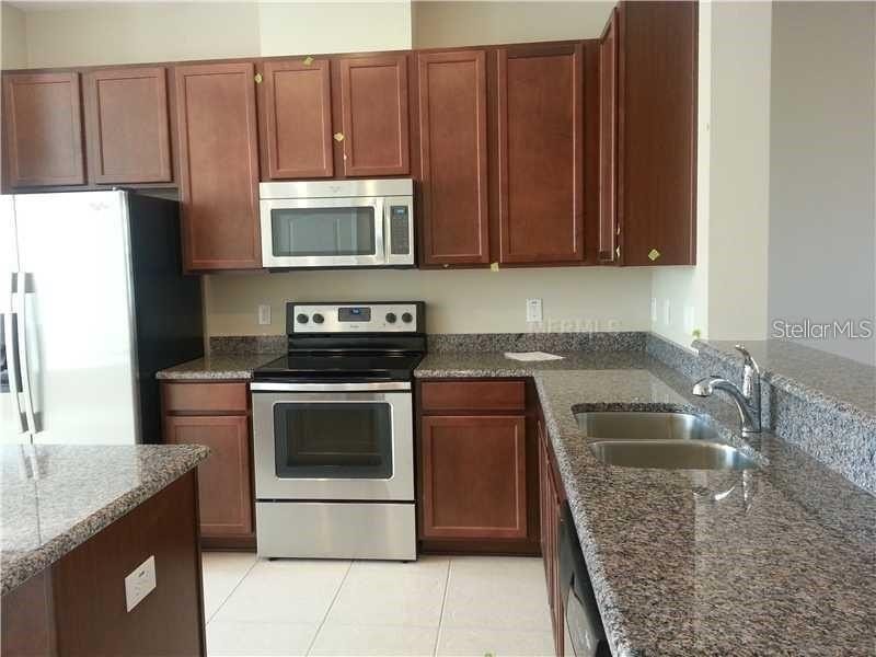 12458 Langstaff Dr - Photo 3 of 17