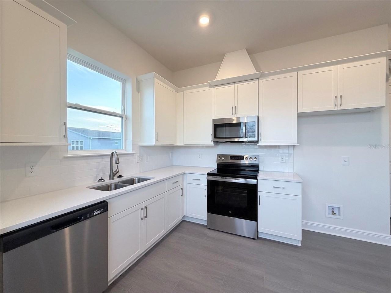 10106 Fiddley Aly - Photo 4 of 14