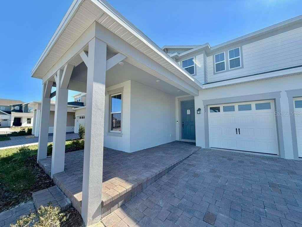 233 Woodfall Ln - Photo 2 of 42