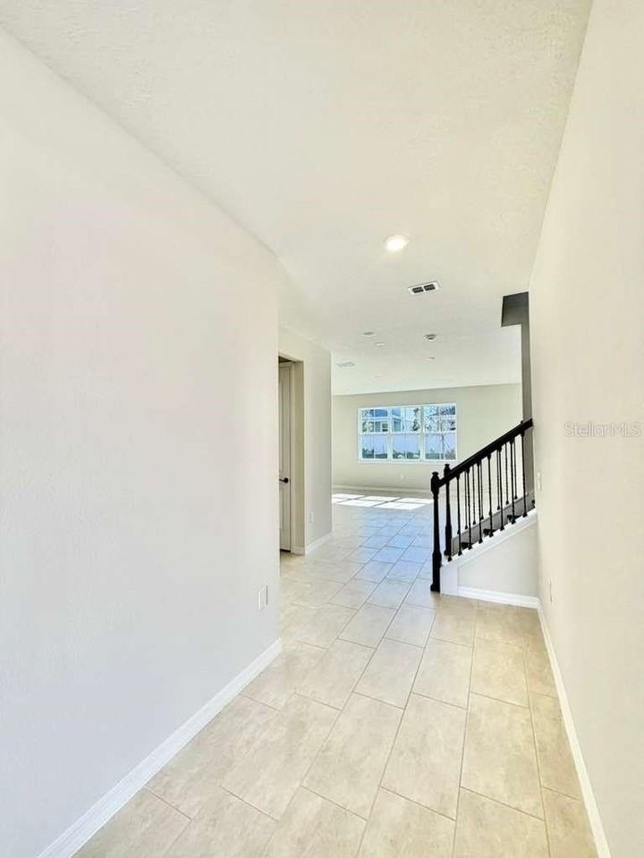 233 Woodfall Ln - Photo 4 of 42