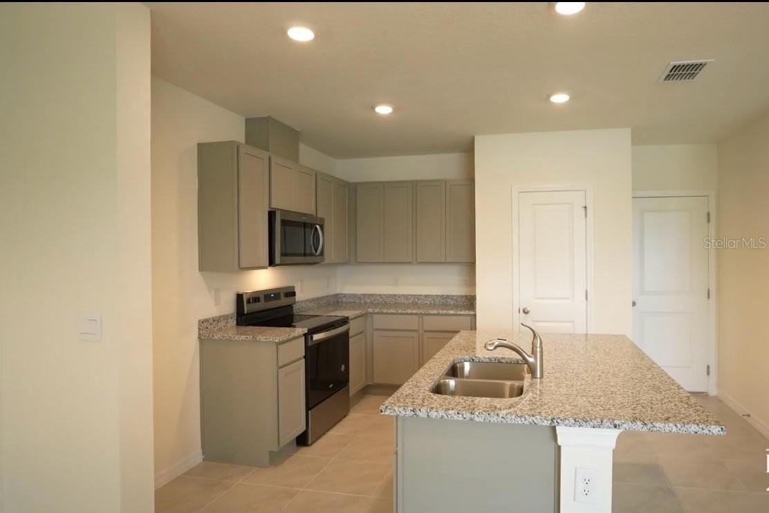 5609 Brosnan Rd - Photo 3 of 10