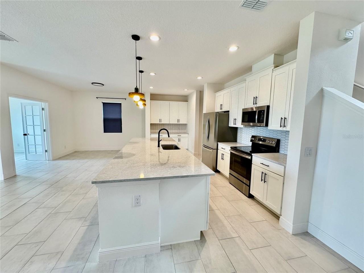 7902 Syracuse Dr - Photo 3 of 23