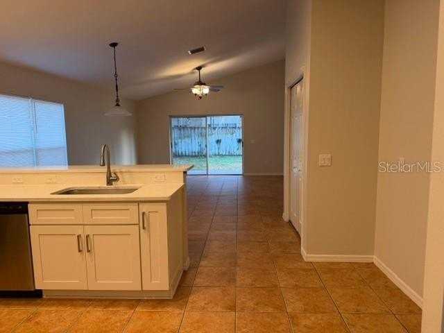 19143 Dove Creek Dr - Photo 7 of 27