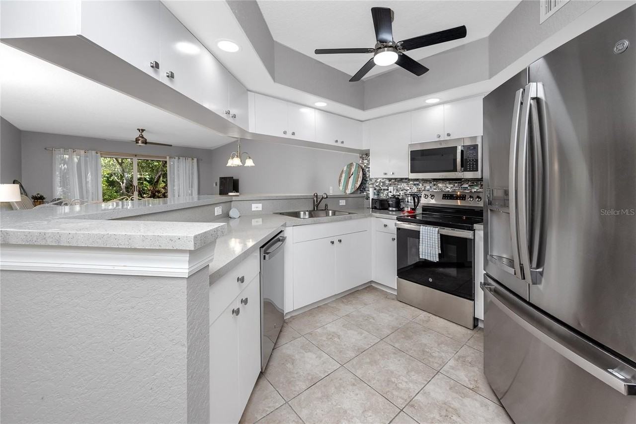 4616 Mirabella Ct - Photo 5 of 34