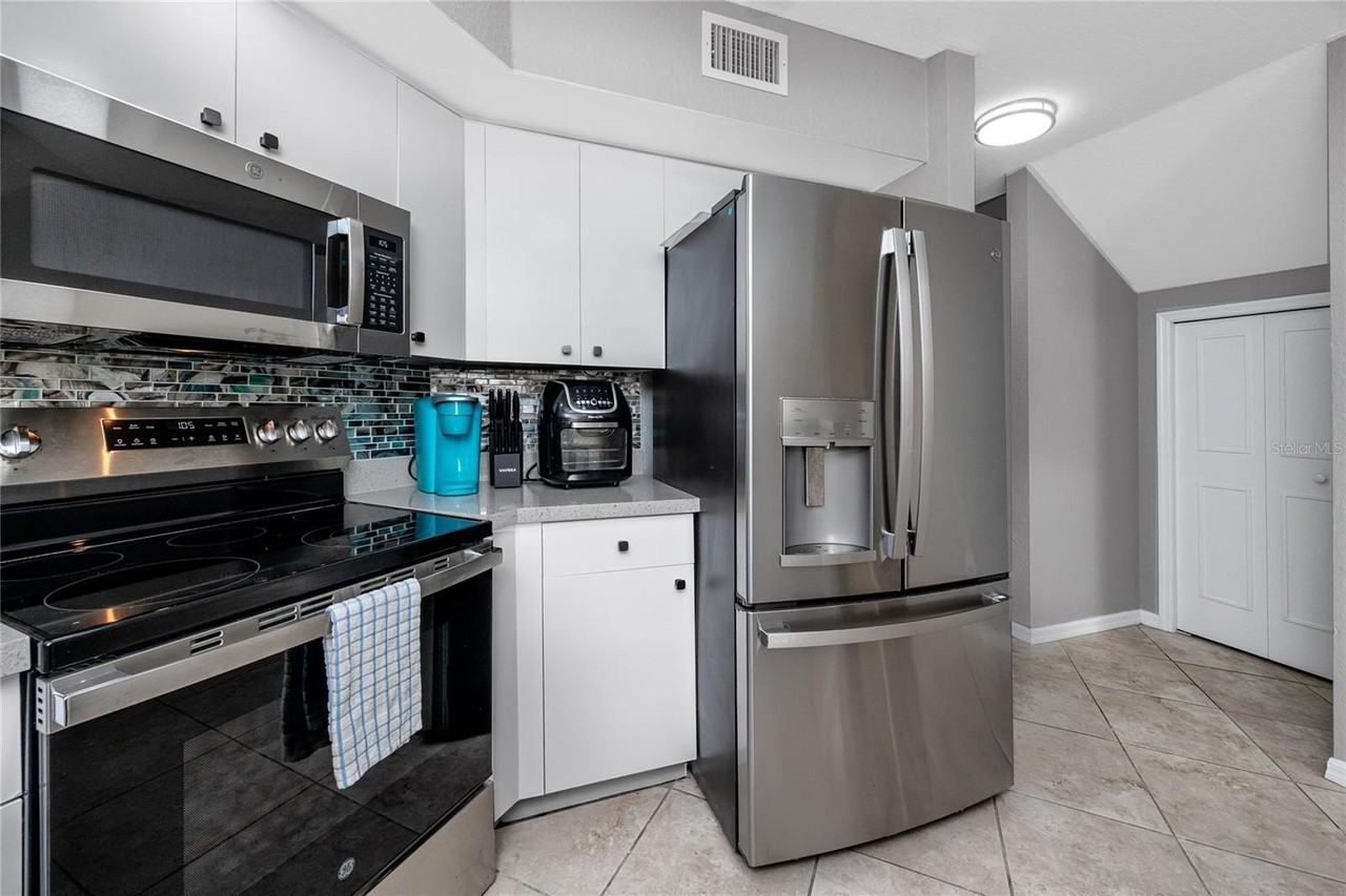 4616 Mirabella Ct - Photo 6 of 34