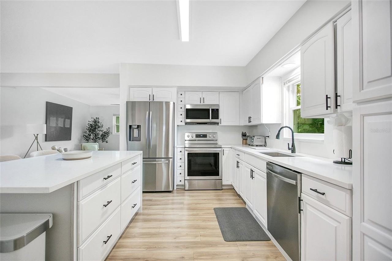 430 Stimson St - Photo 5 of 24