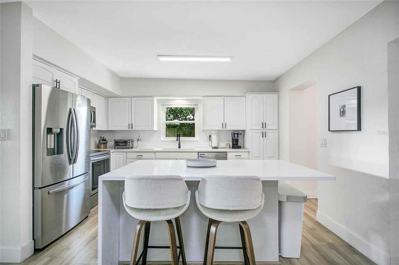 430 Stimson St - Photo 6 of 24