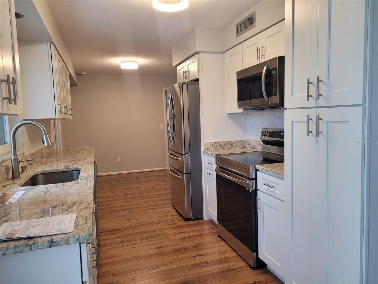 13705 Jamaica Dr - Photo 7 of 29