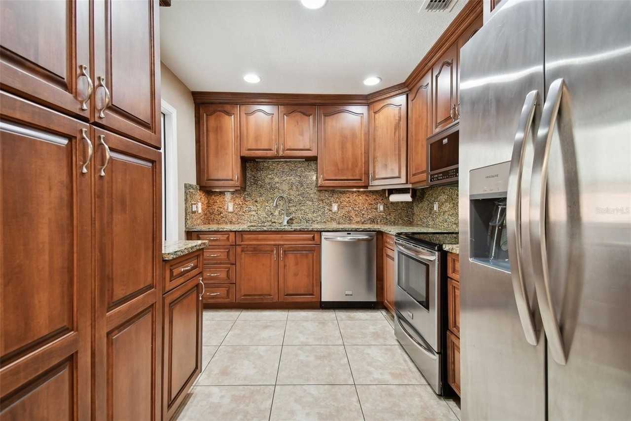 4002 W Mullen Ave - Photo 4 of 16