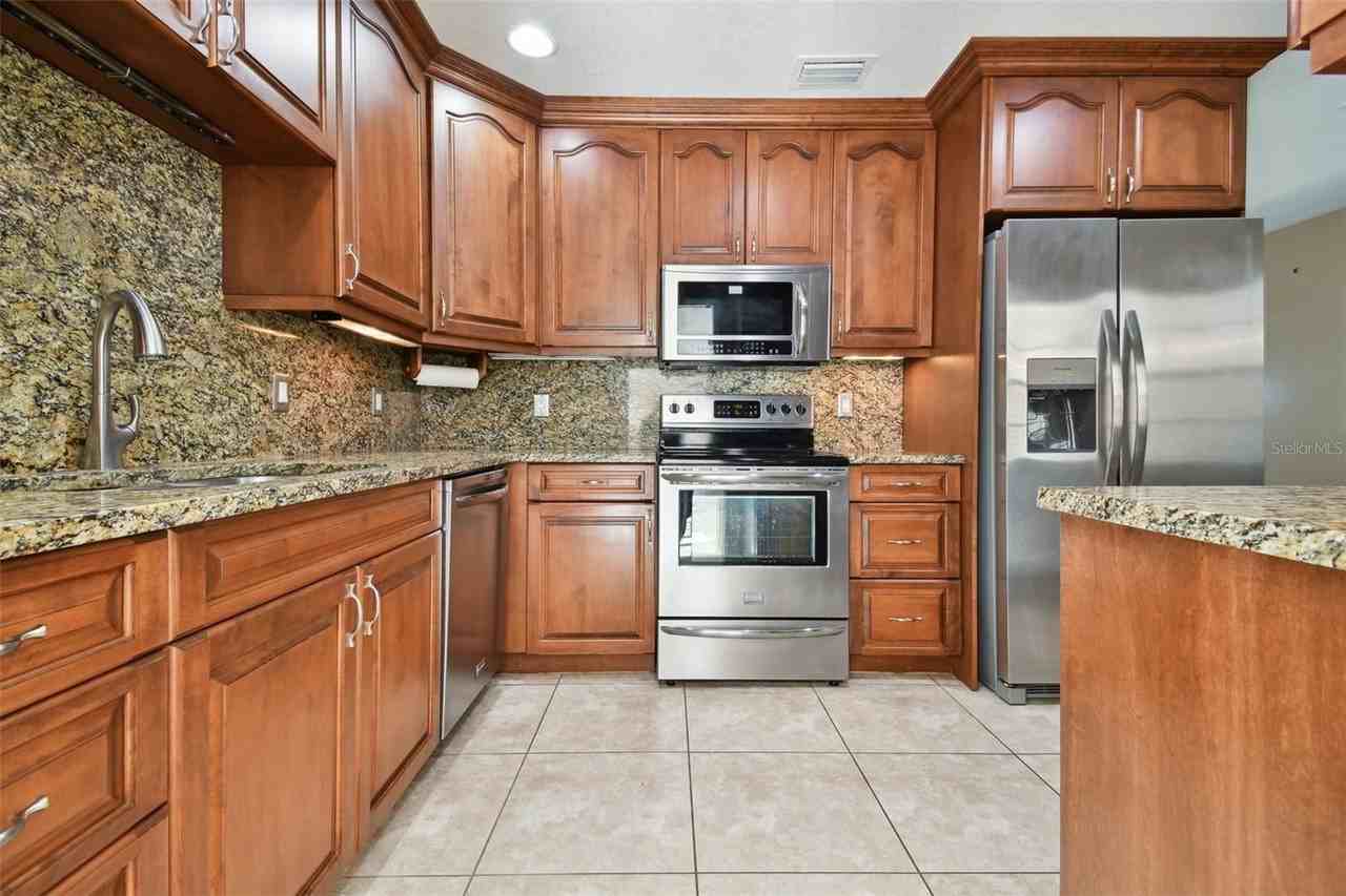 4002 W Mullen Ave - Photo 6 of 16