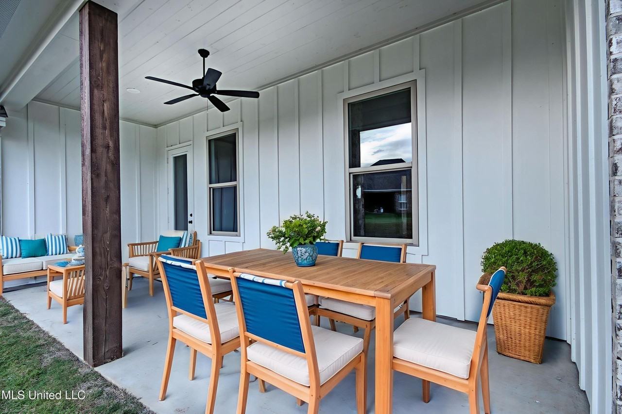 117 Southern Oak Way - Photo 3 of 24