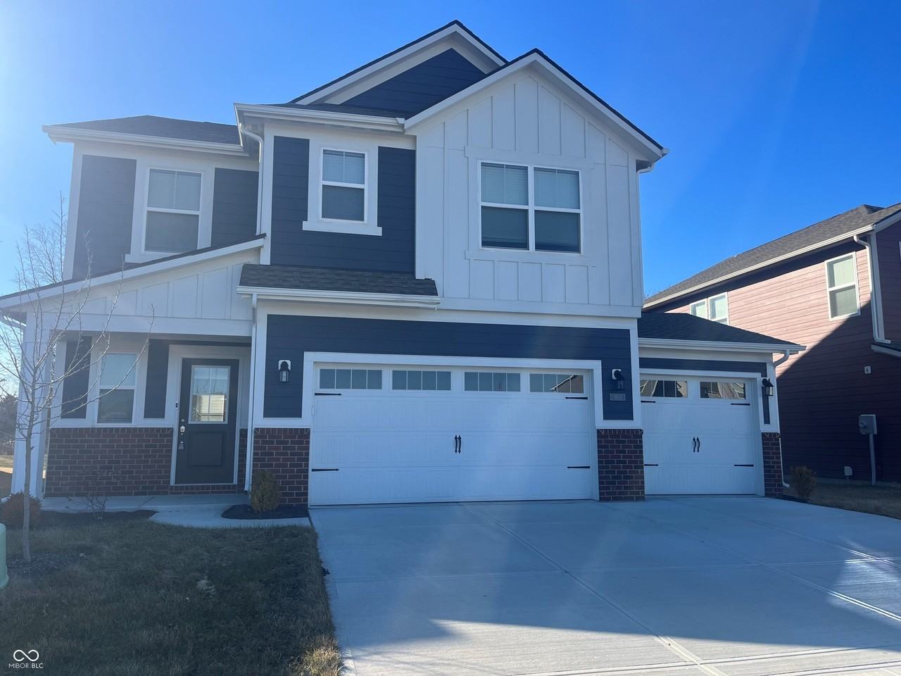 1953 Goodwin Pl - Photo 3 of 28