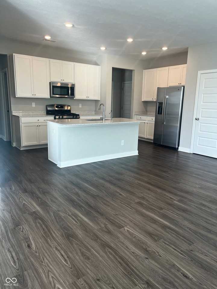 1953 Goodwin Pl - Photo 7 of 28