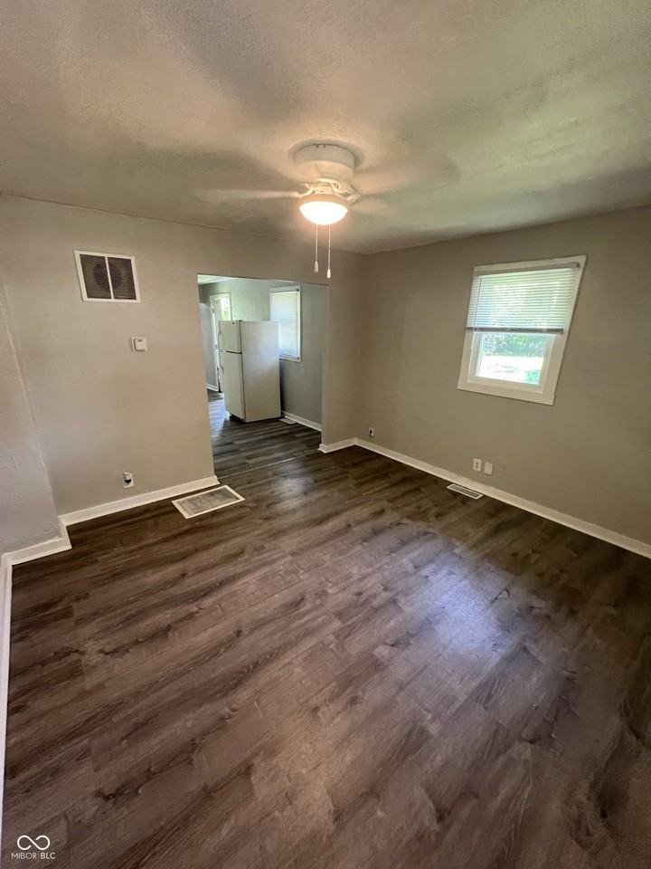 2722 N Olney St - Photo 4 of 16