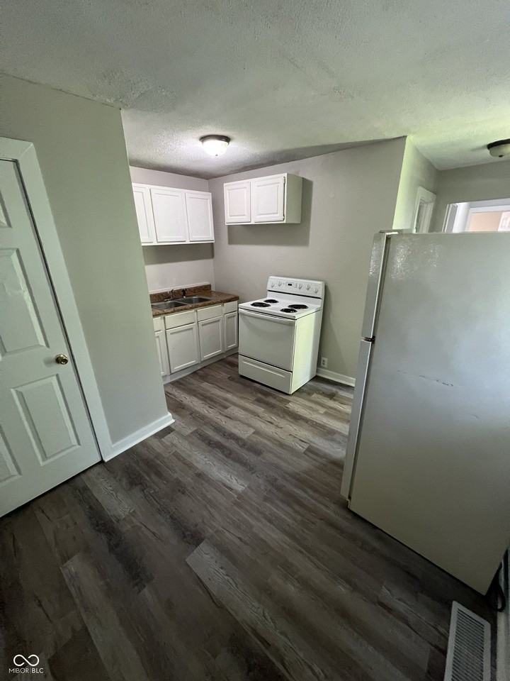 2722 N Olney St - Photo 5 of 16