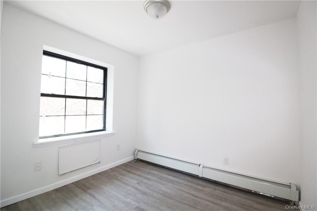 1355 Plimpton Ave Apt 4 #4 - Photo 5 of 19