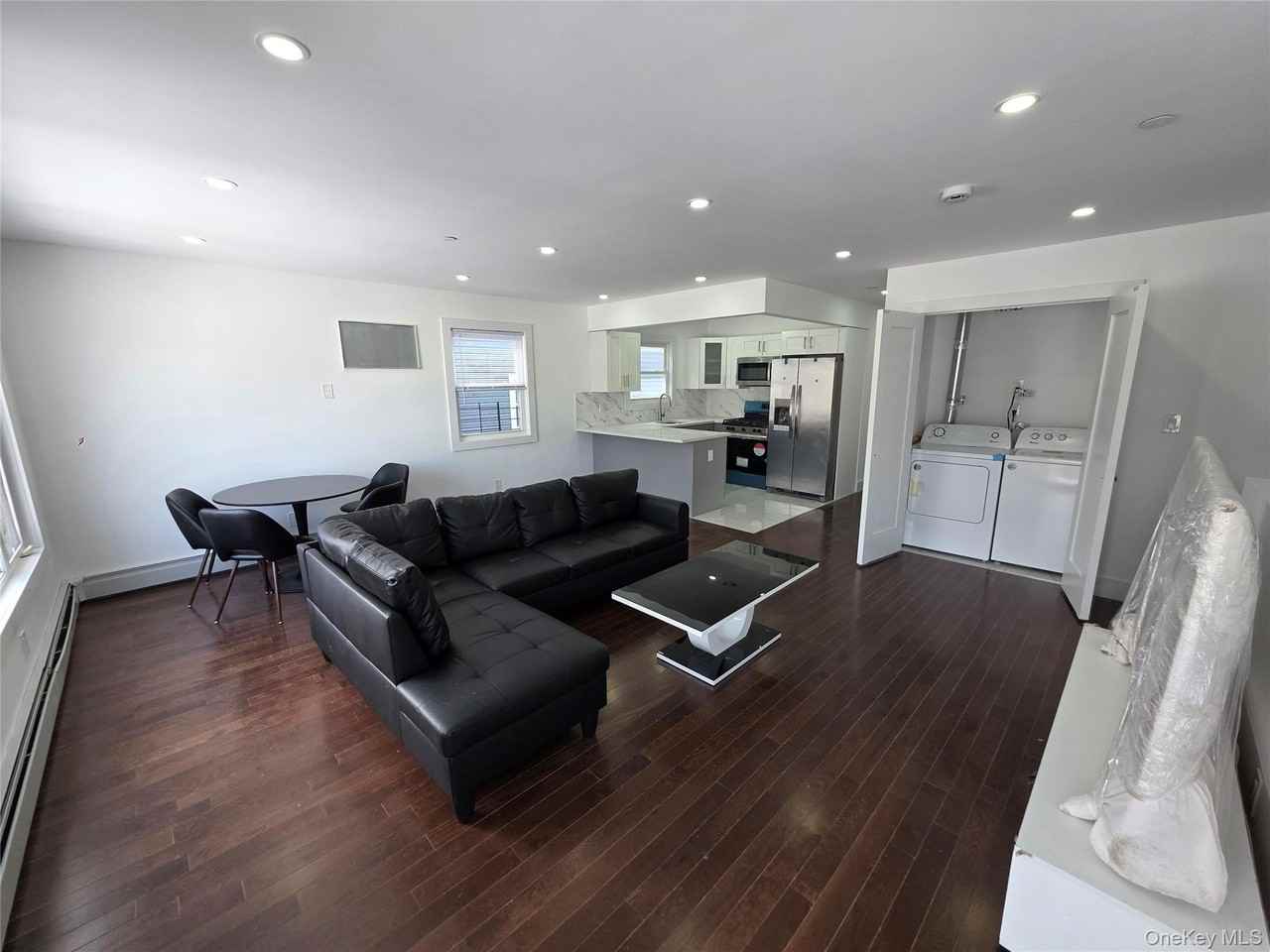 1061 Grassmere Ter ## 59 - Photo 3 of 14