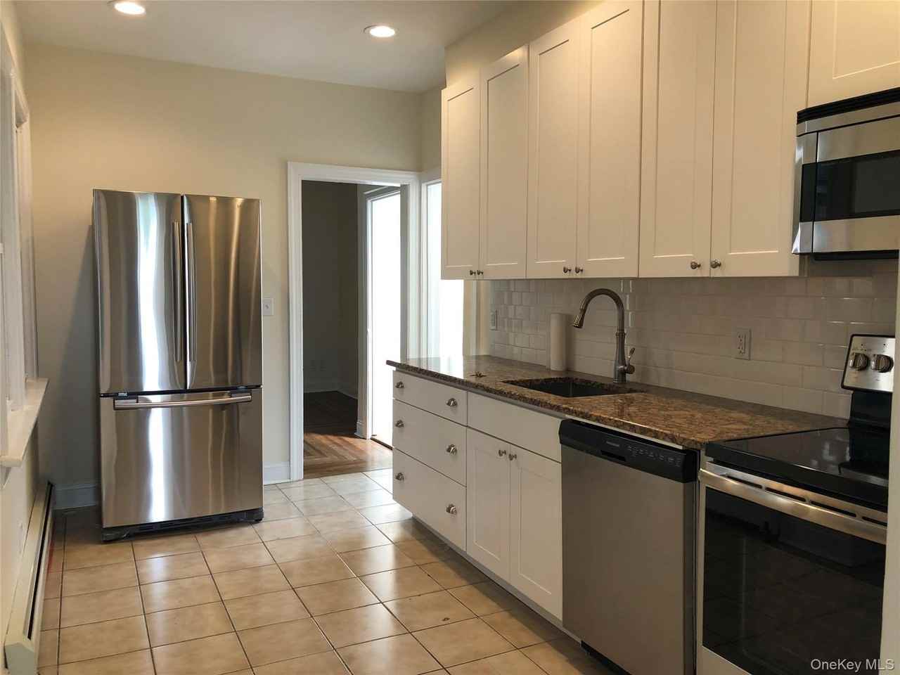 6 Nassau Blvd - Photo 3 of 14