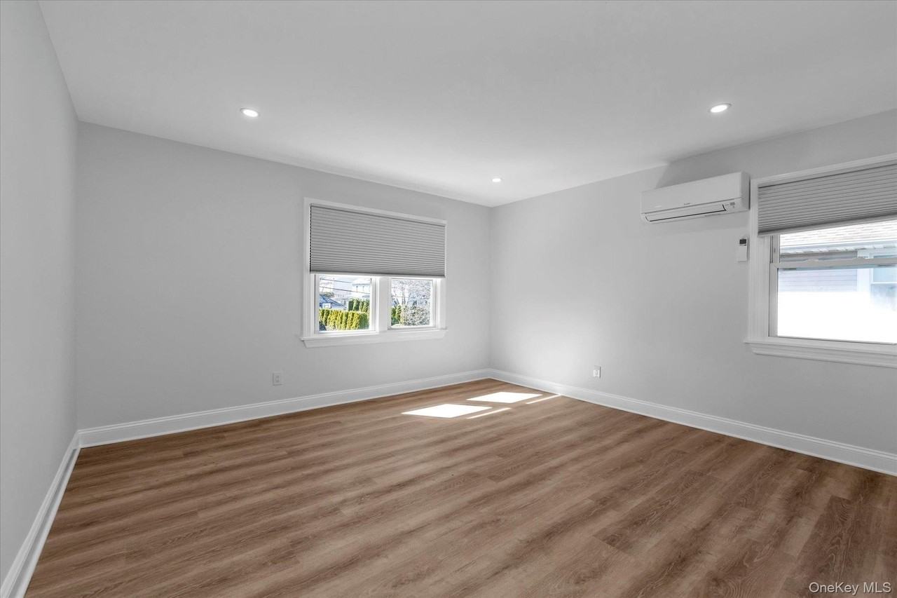 71 Haven Avenue unit: Lower - Photo 5 of 21