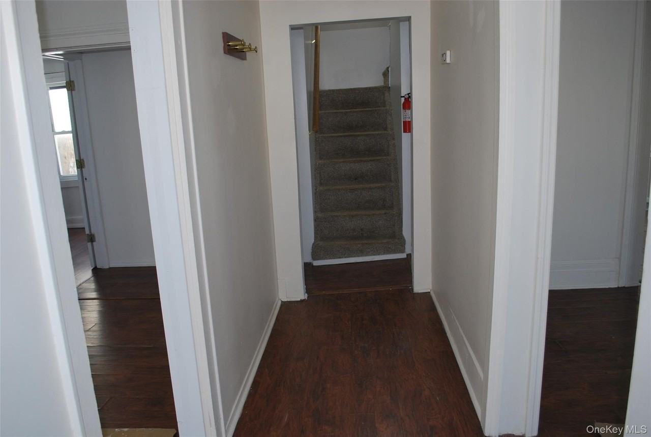 22 Dekay Rd - Photo 3 of 24