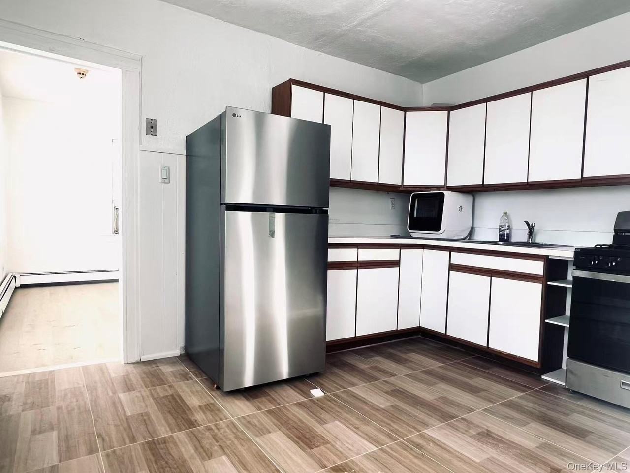 16 E John St Unit 2 #2 - Photo 3 of 8