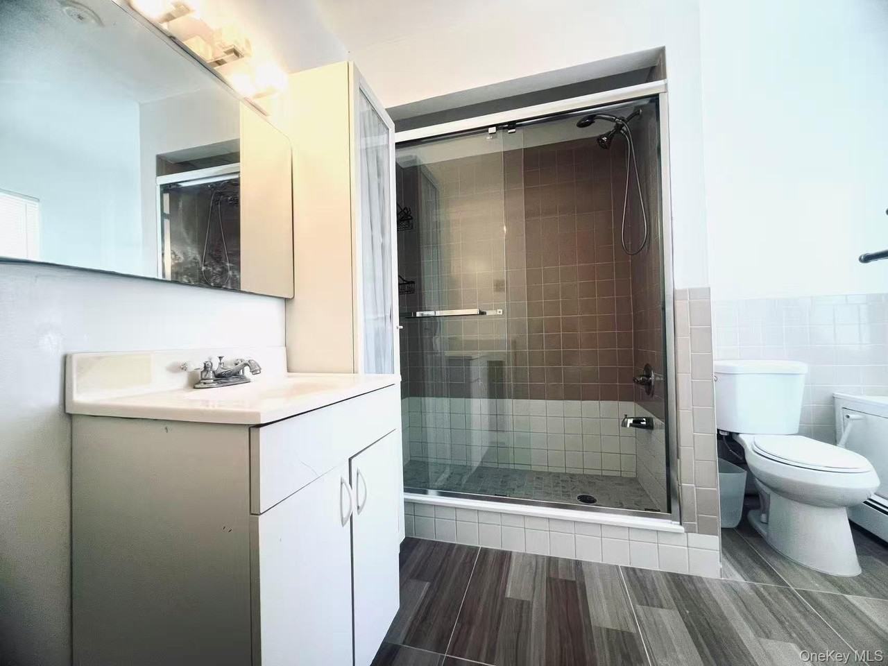 16 E John St Unit 2 #2 - Photo 4 of 8