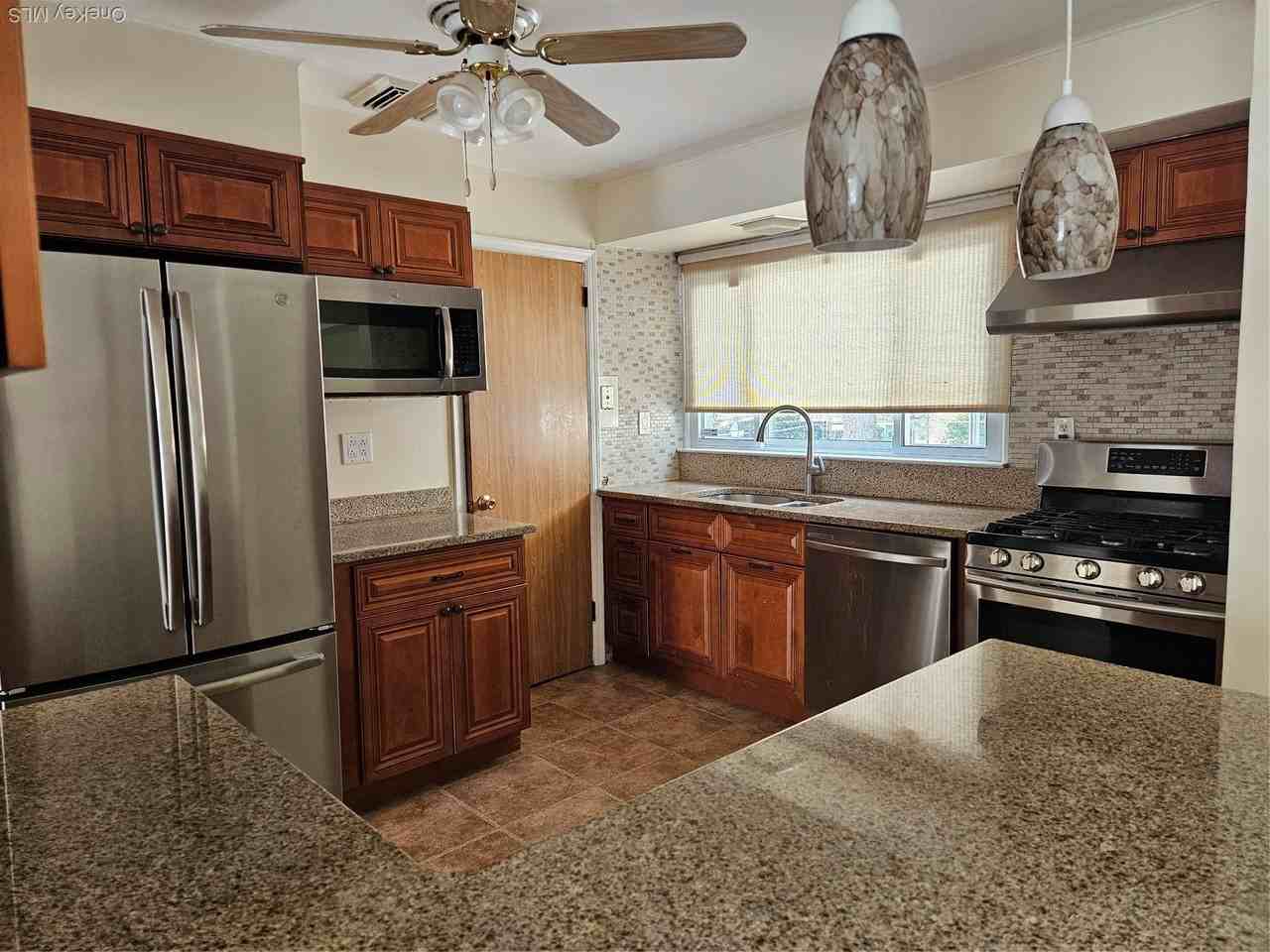 102 Birchwood Park Dr - Photo 4 of 23