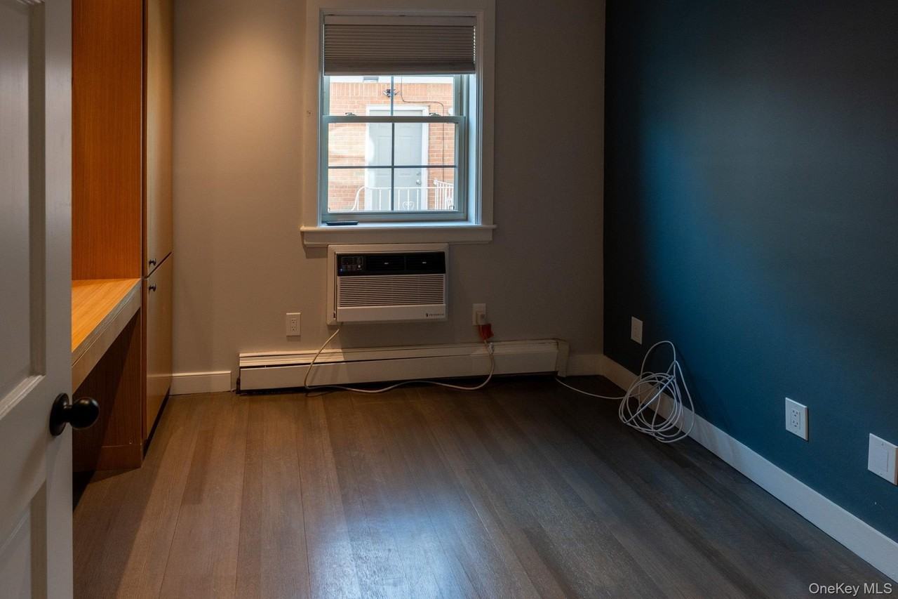 1810 121st St Apt 1-F #1F - Photo 7 of 10