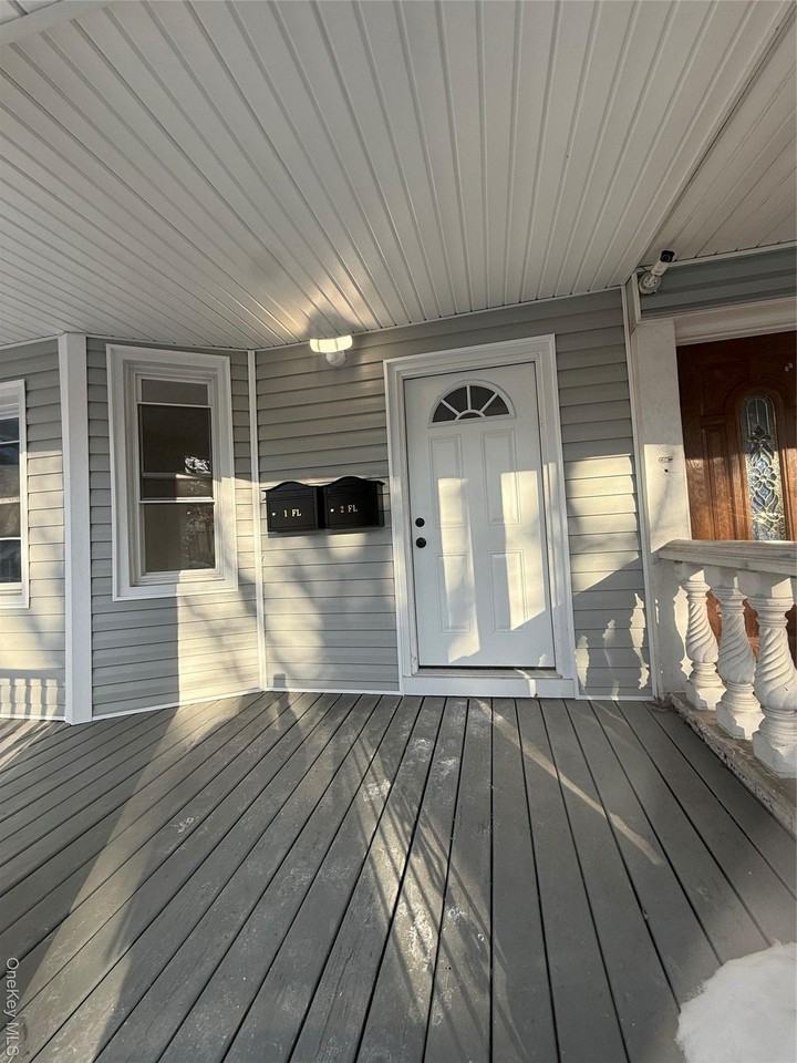 11201 95th Ave - Photo 2 of 5