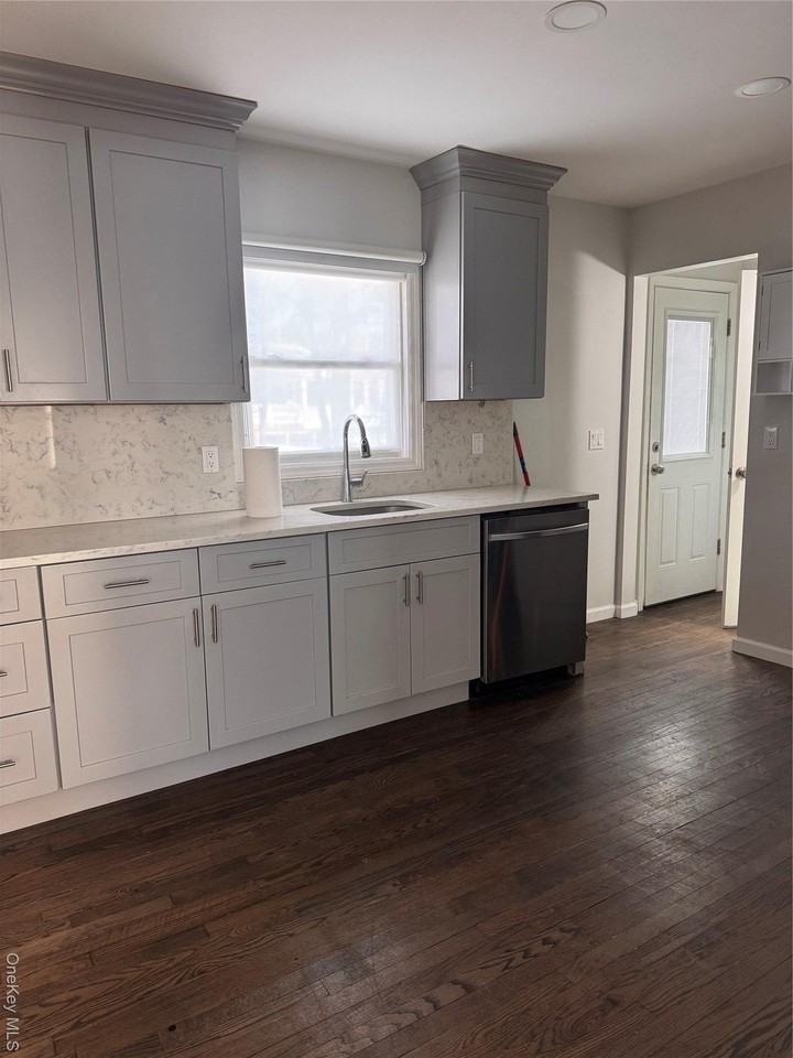 14 Fenner Ln - Photo 3 of 13