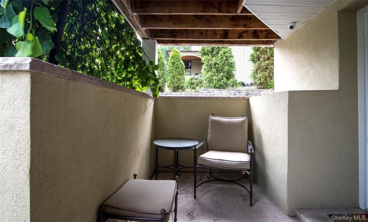 40 Prospect St Apt 1 #1 - Photo 2 of 22