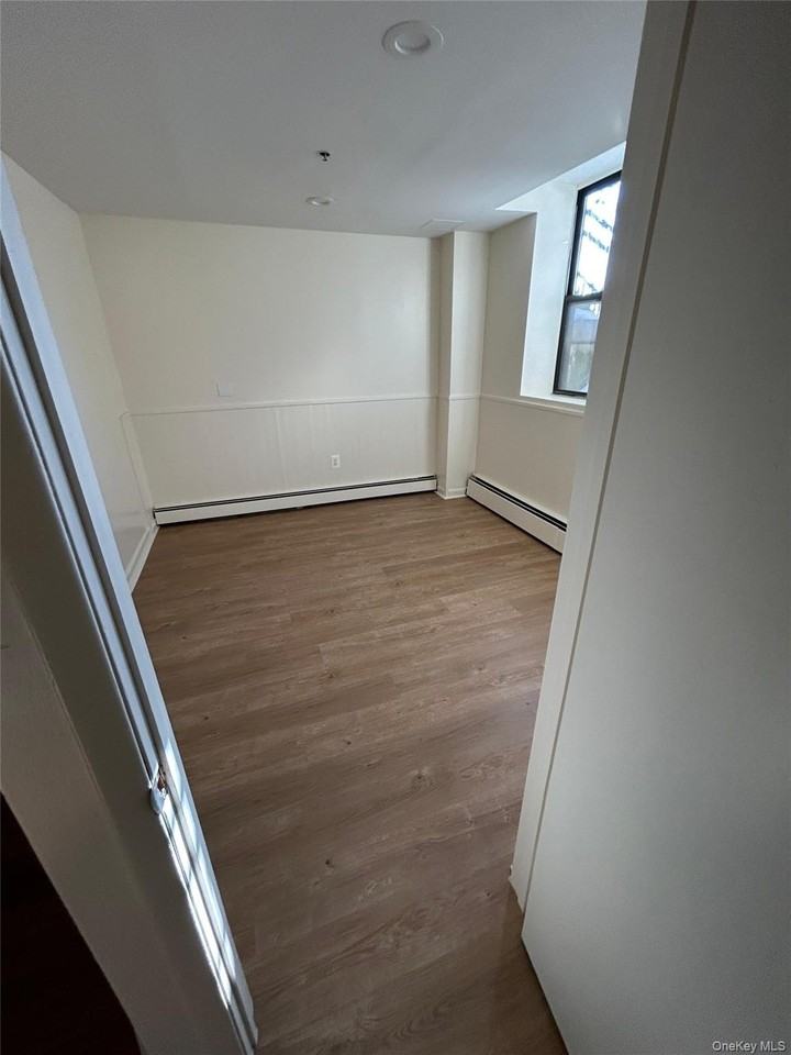 27 Ludlow St - Photo 2 of 10