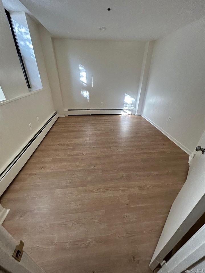 27 Ludlow St - Photo 4 of 10