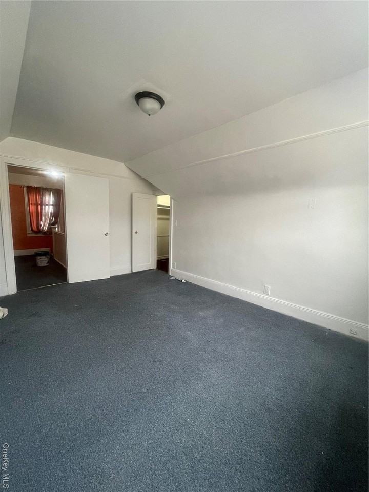 21633 118th Ave - Photo 2 of 13