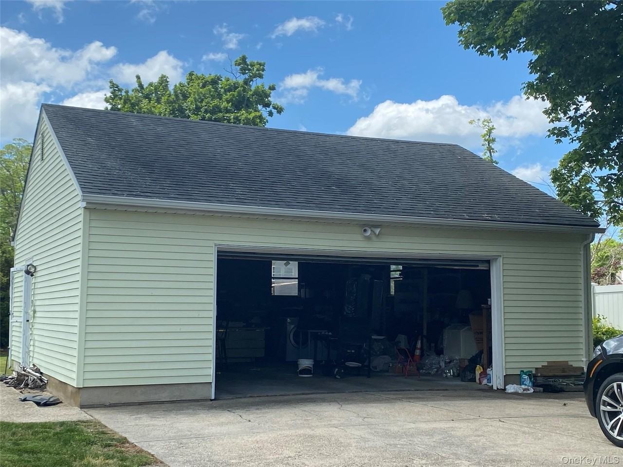 60 Schmeelk Pl - Photo 2 of 12